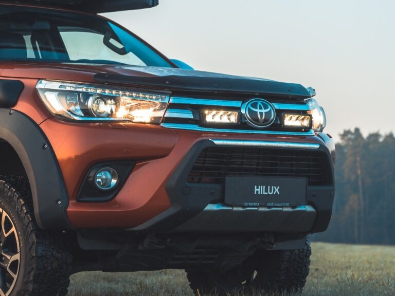 Toyota Hilux 2017+ - Lisatuled.ee